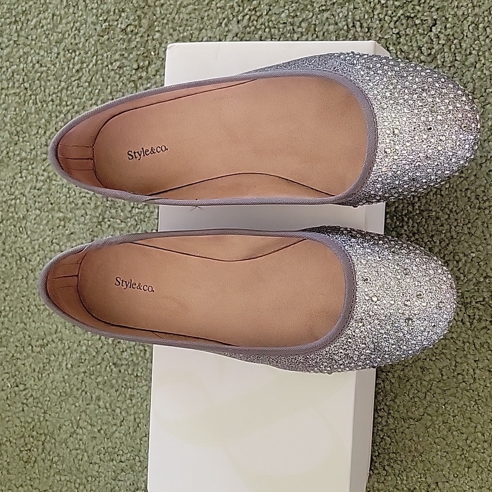 Women's dress shoes, flats
